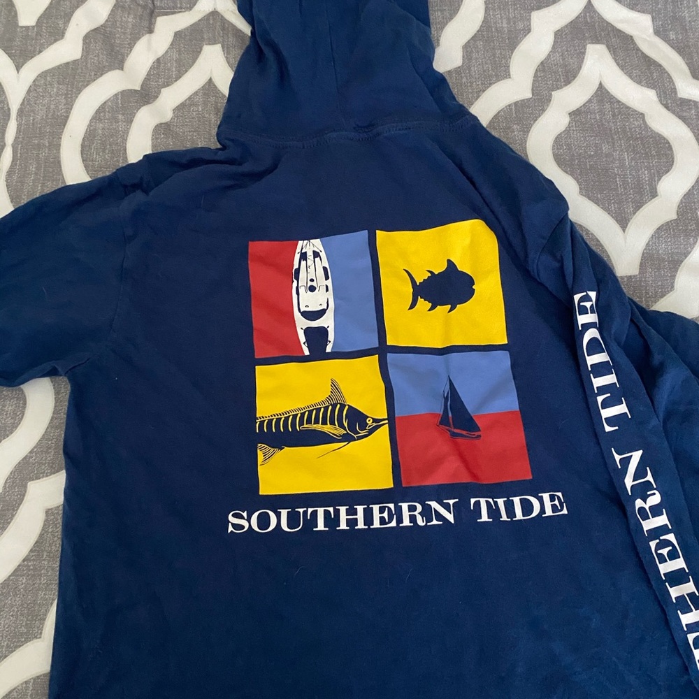 Large (12-14) Southern Tide hoodie in Navy.